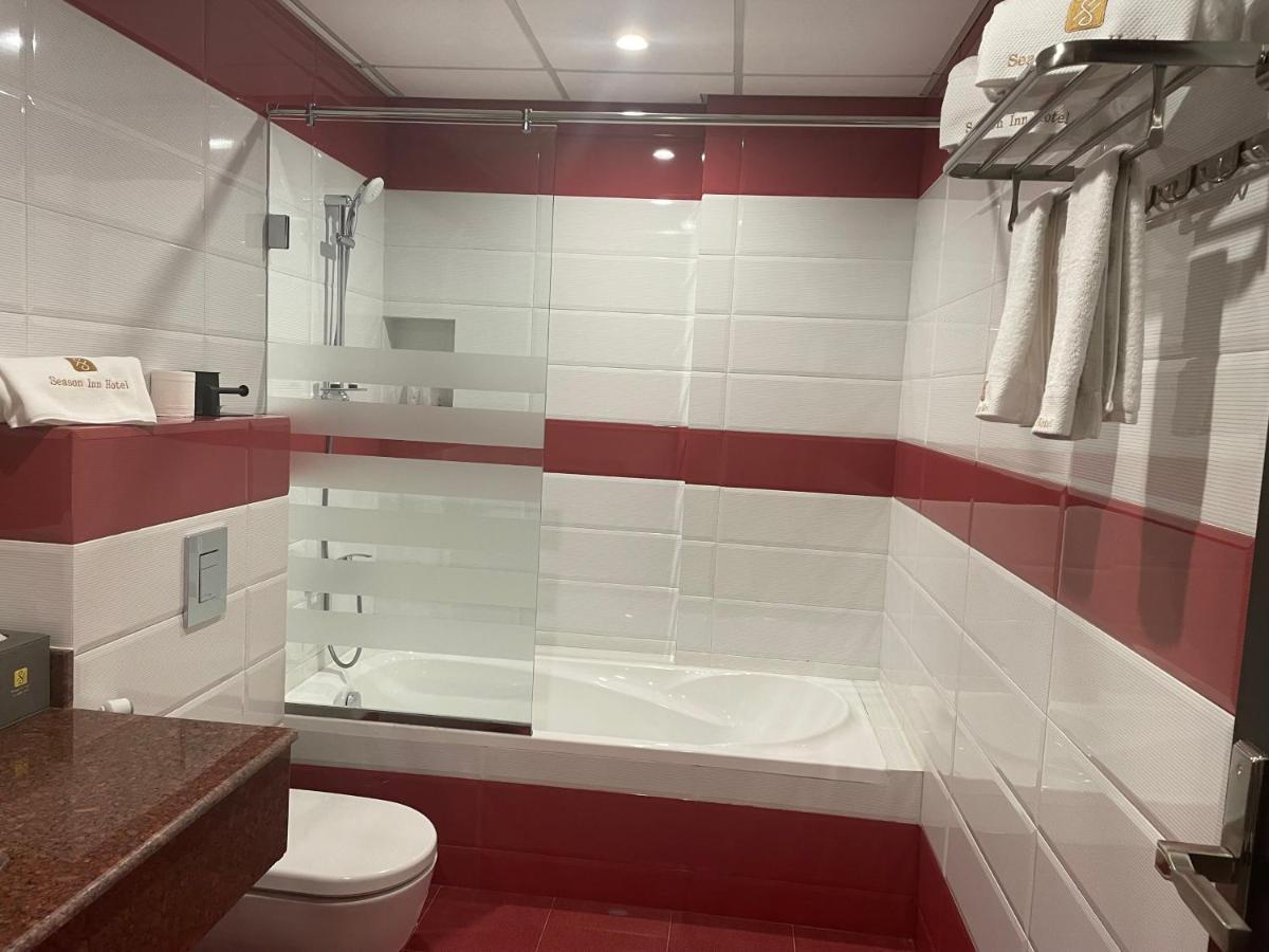 Season Inn Hotel_Al Hail Szíb Kültér fotó